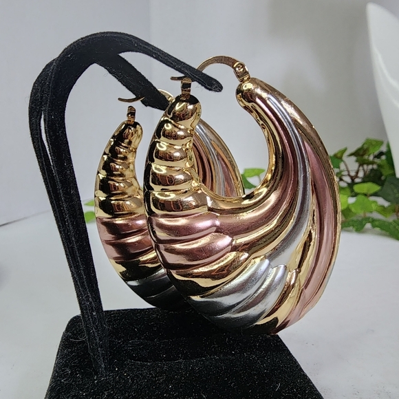 Tri Color Gold Wave Design Large Hoop Earrings New - Picture 6 of 8